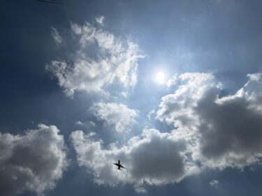 晴れたり　降ったり